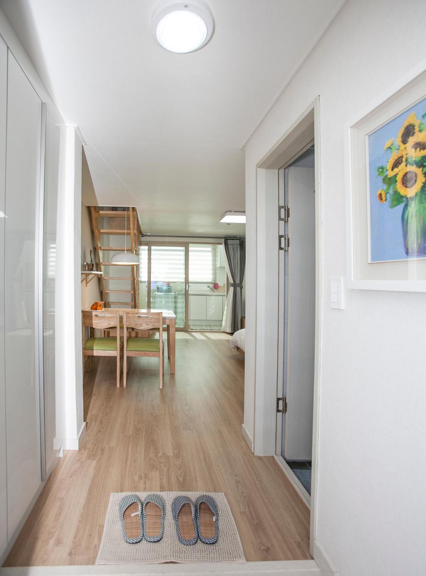 Jeju Aria Pension Экстерьер фото